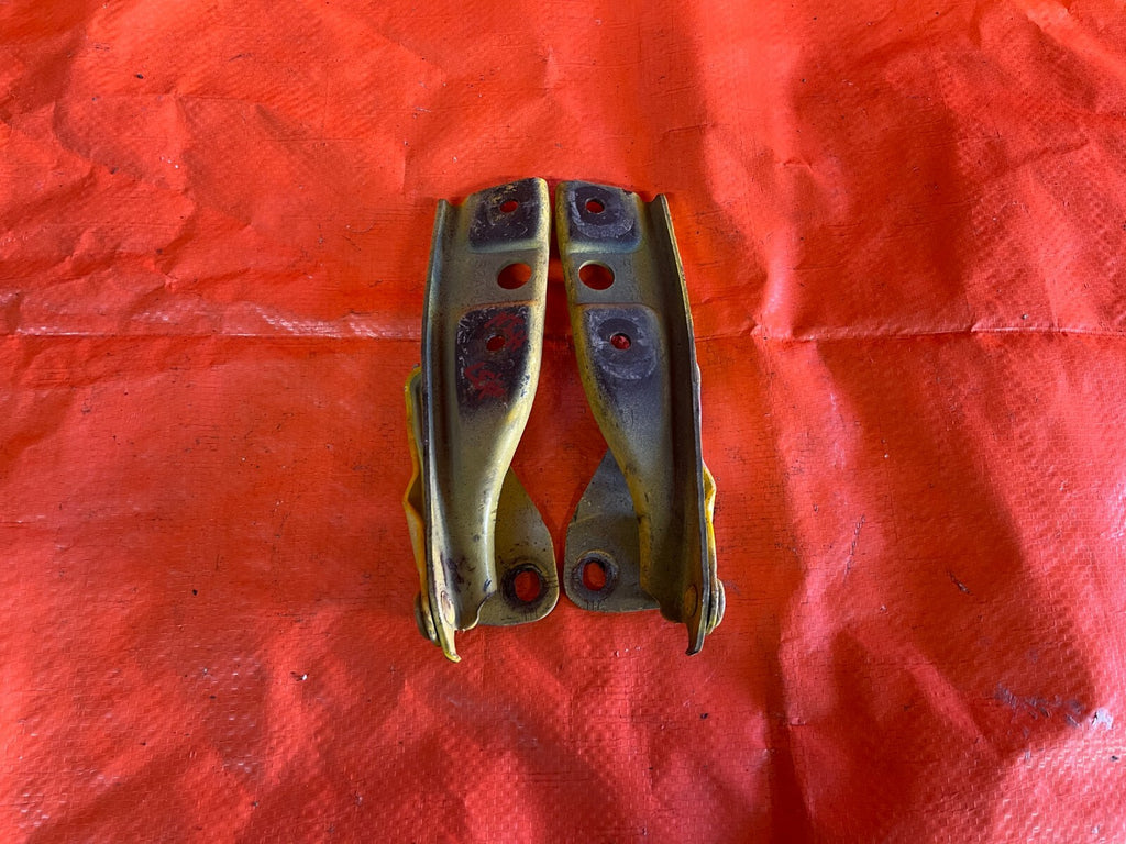 00 09 HONDA S2000   HOOD HINGE SET   HINGES LEFT RIGHT   YELLOW COLOR   OEM OE0