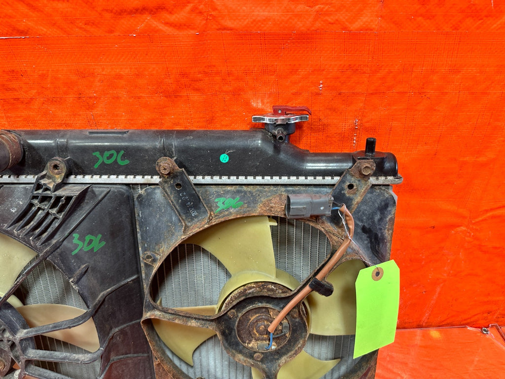 02 05 HONDA CIVIC SI EP3   RADIATOR W/ BOTH COOLING FANS & OVERFLOW TANK OEM 3061