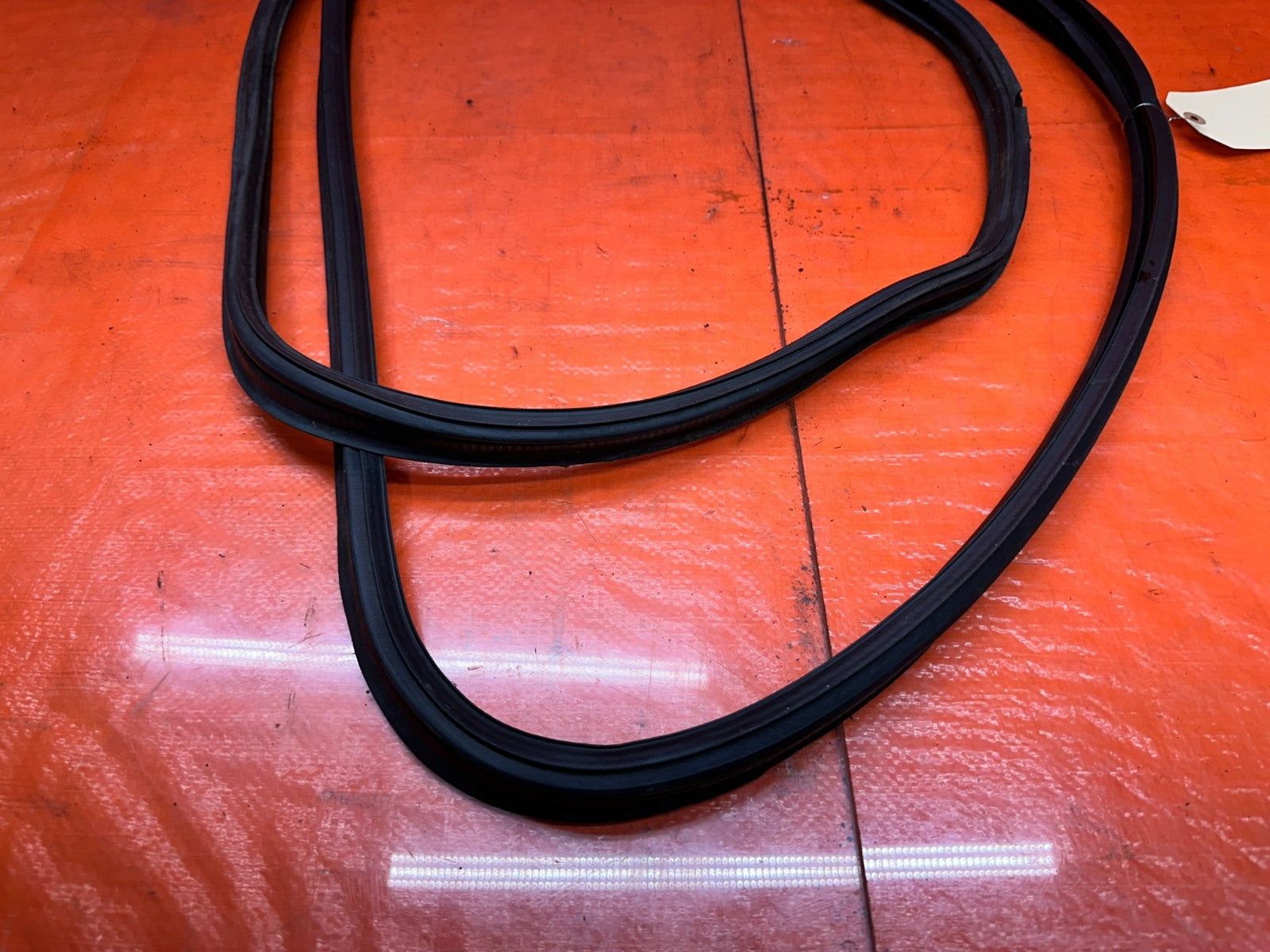 94 01 ACURA INTEGRA 2D REAR HATCH TRUNK WEATHERSTRIP SEAL OEM #33111