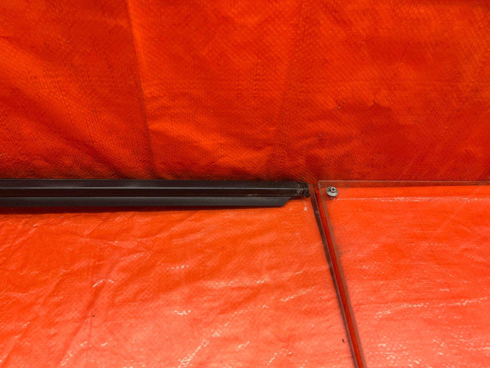 08 15 INFINITI G37 & Q60   RIGHT FRONT FRONT EXTERIOR WINDOW GLASS TRIM OEM #1694