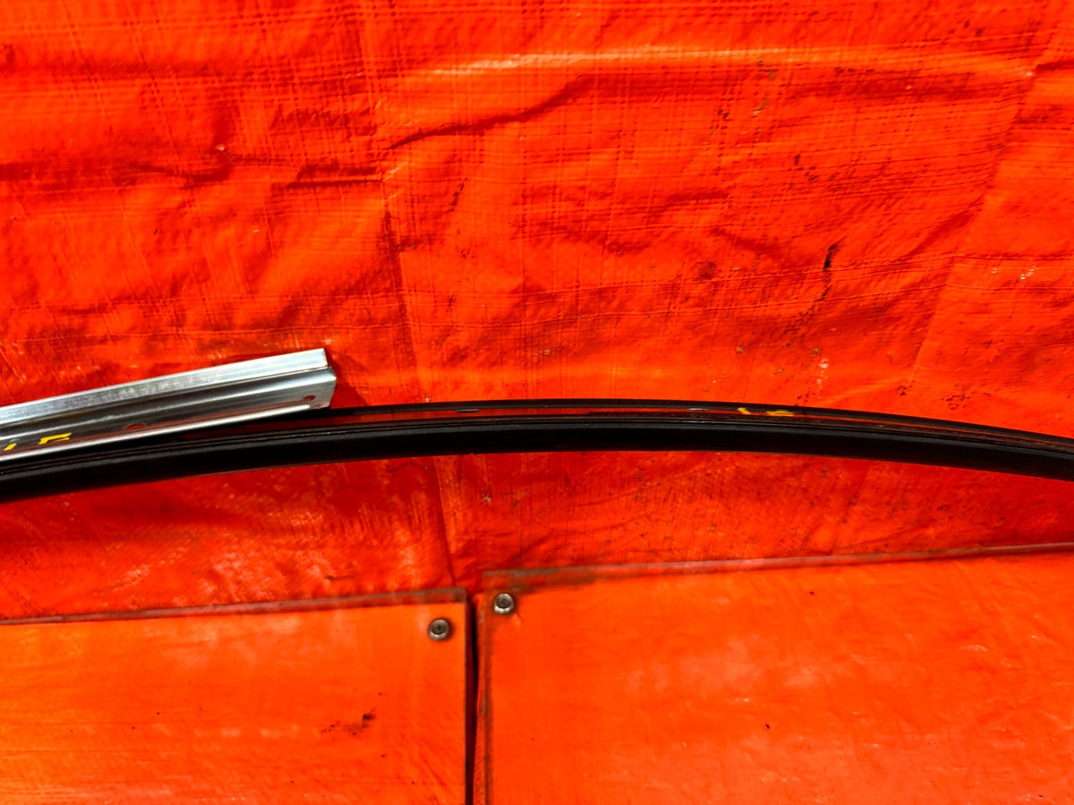 10-16 HYUNDAI GENESIS COUPE - DRIVER LEFT GLASS WINDOW DRIP MOLDING OEM #3184