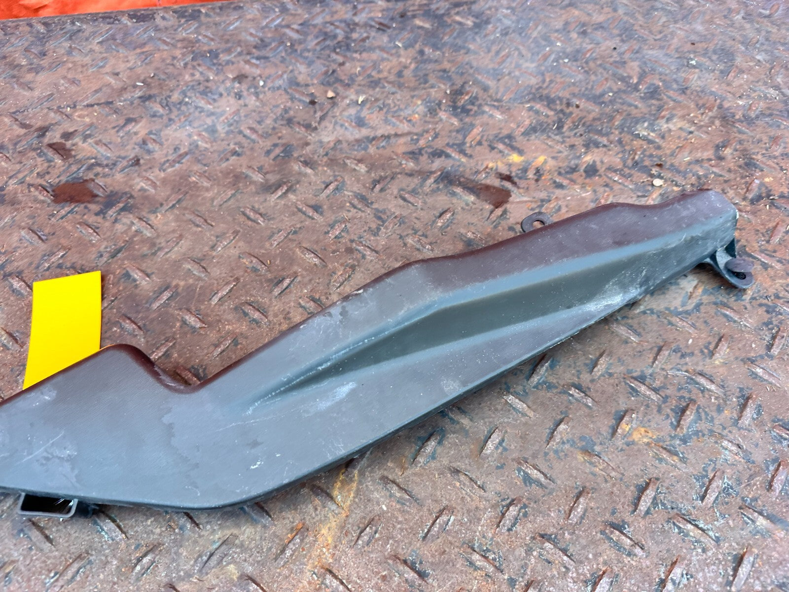 02 10 LEXUS SC430   ENGINE ROOM DRIVER SIDE COVER   53796 24010   OEM #2886