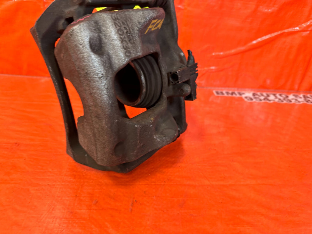 14 19 MERCEDES BENZ CLA 250   FWD ONLY   RIGHT FRONT BRAKE CALIPER   OEM4
