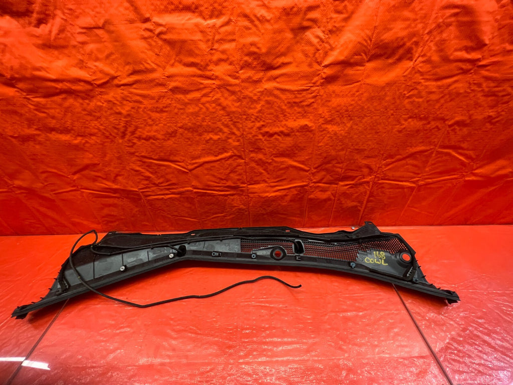 09 14 ACURA TSX   WINDSHIELD WIPER COWL TRIM PLASTIC BEZEL   OEM FACTORY #16810