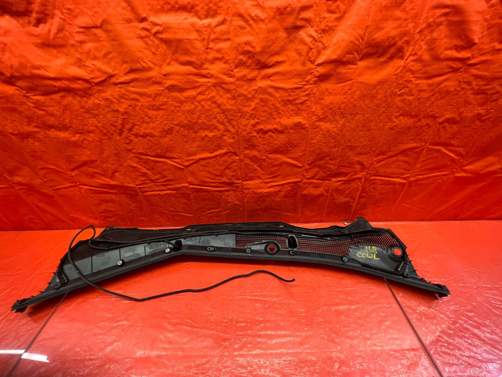 09 14 ACURA TSX   WINDSHIELD WIPER COWL TRIM PLASTIC BEZEL   OEM FACTORY #16810