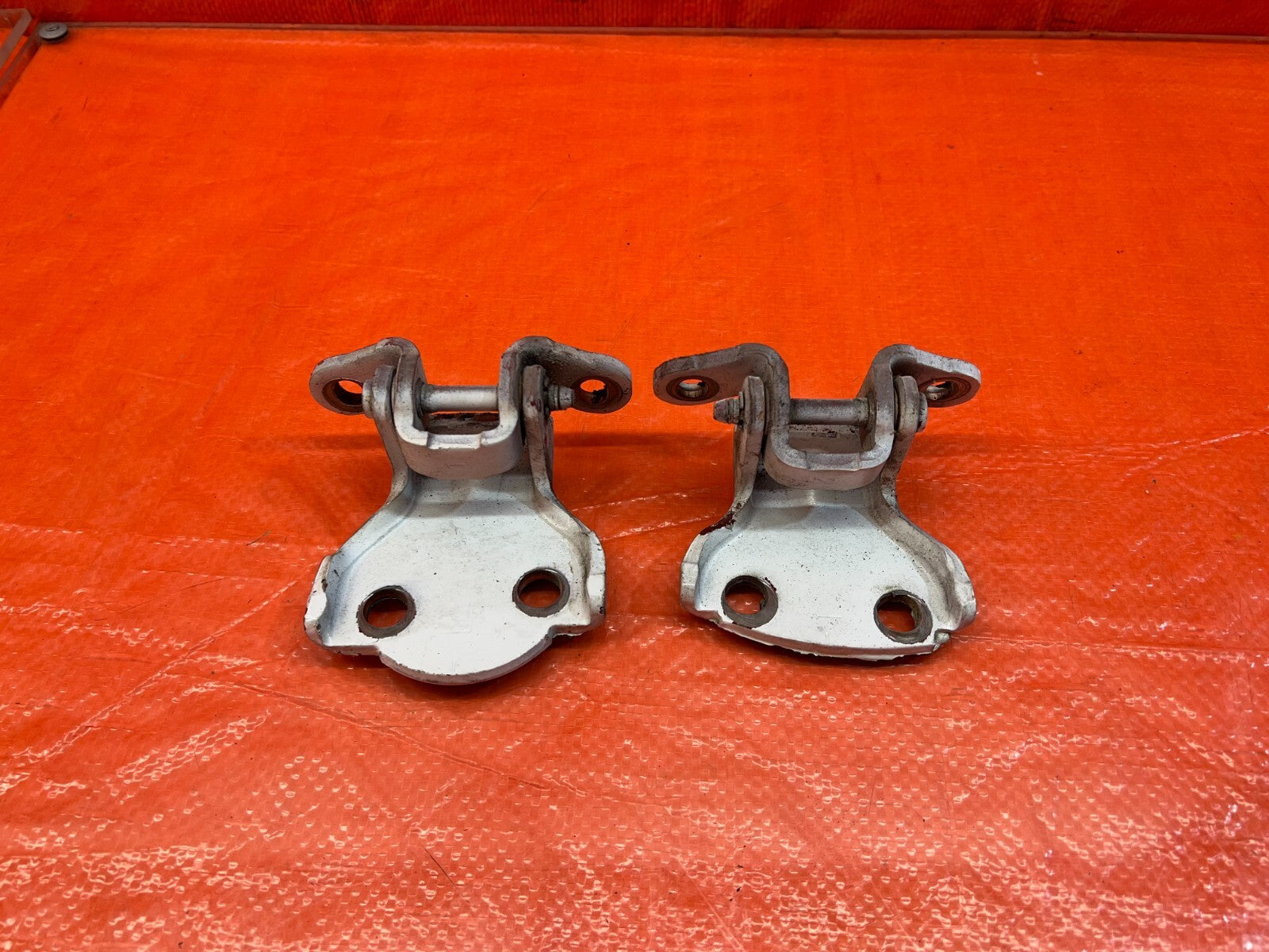 90 01 ACURA INTEGRA SEDAN 4D   DOOR HINGE SET UPPER & LOWER   LEFT REAR OEM #1650