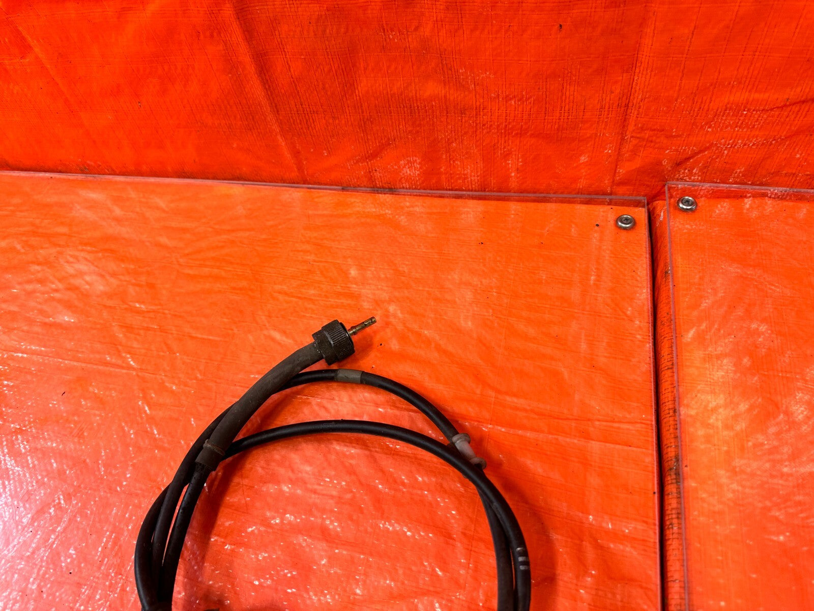90 97 MAZDA MX 5 MIATA   GAUGE CLUSTER SPEEDOMETER CABLE   MANUAL   OEM #2675