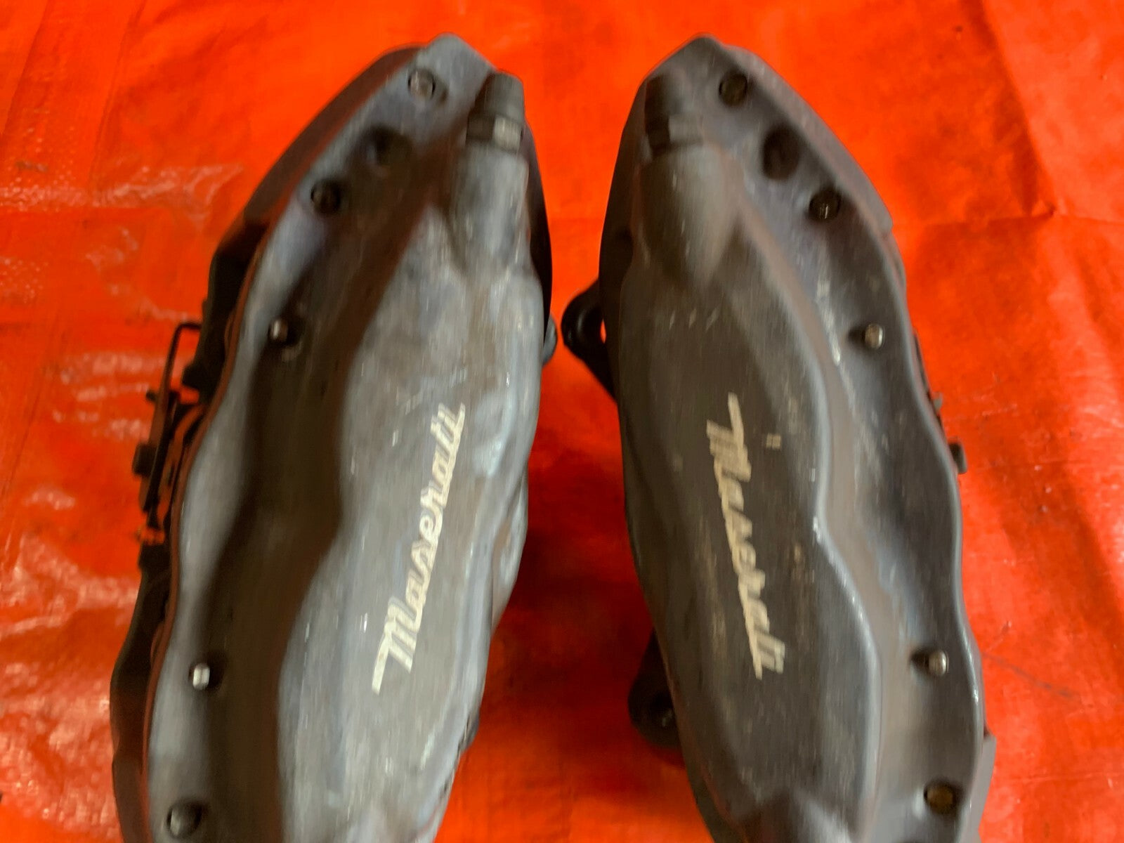 OEM 2015 15 MASERATI GHIBLI   REAR BRAKE CALIPER SET   LEFT RIGHT CALIPERS5