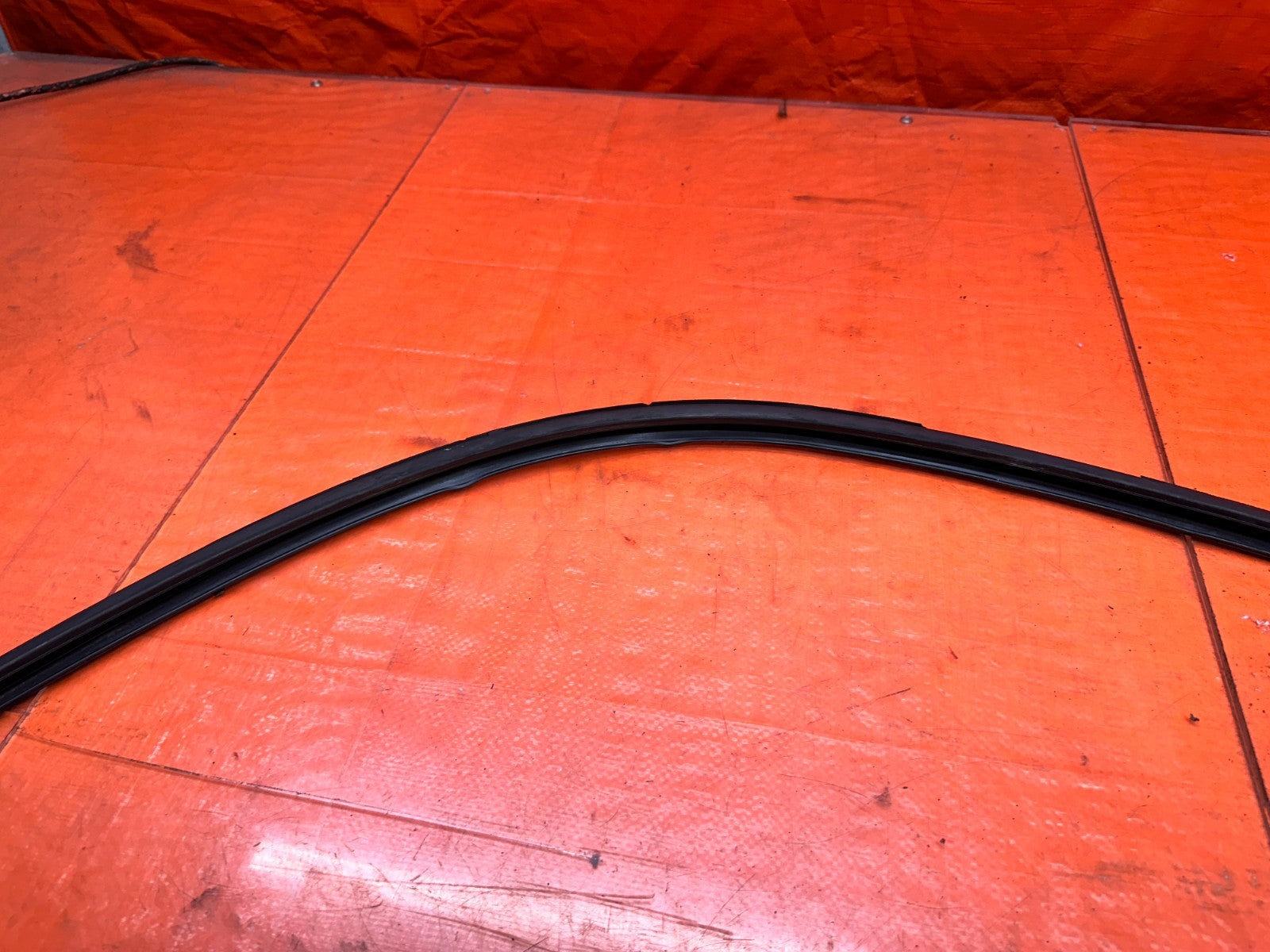 97 01 HONDA PRELUDE 2.2L DRIVER LEFT DOOR WINDOW GLASS MOUNTED SUB SEAL #33611