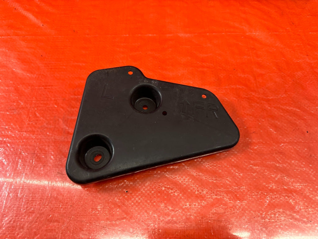 17 20 INFINITI Q60   TUNNEL STAY BRACKET   LEFT   OEM FACTORY #2000