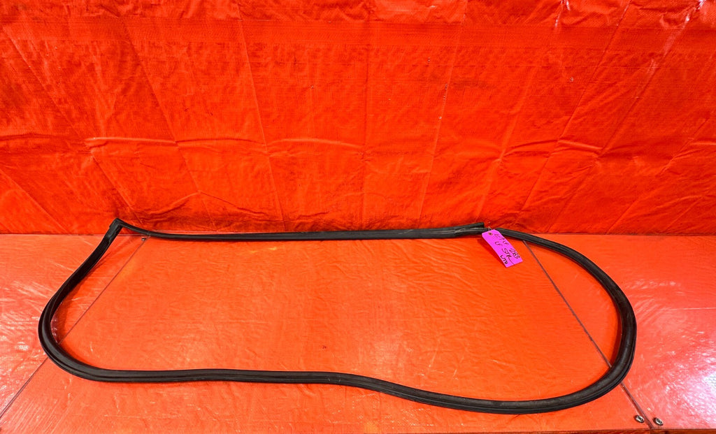 08 14 SUBARU IMPREZA WRX WAGON   DRIVER LEFT FRONT DOOR WEATHER STRIP GASKET 2830