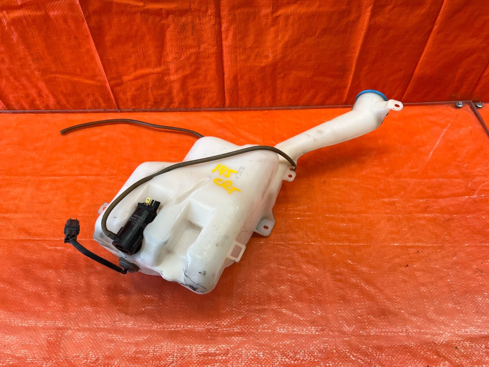 2000 ACURA 1.6 EL   WINDSHIELD WIPER RESERVOIR WIPER TANK W/ MOTOR   OEM #1450