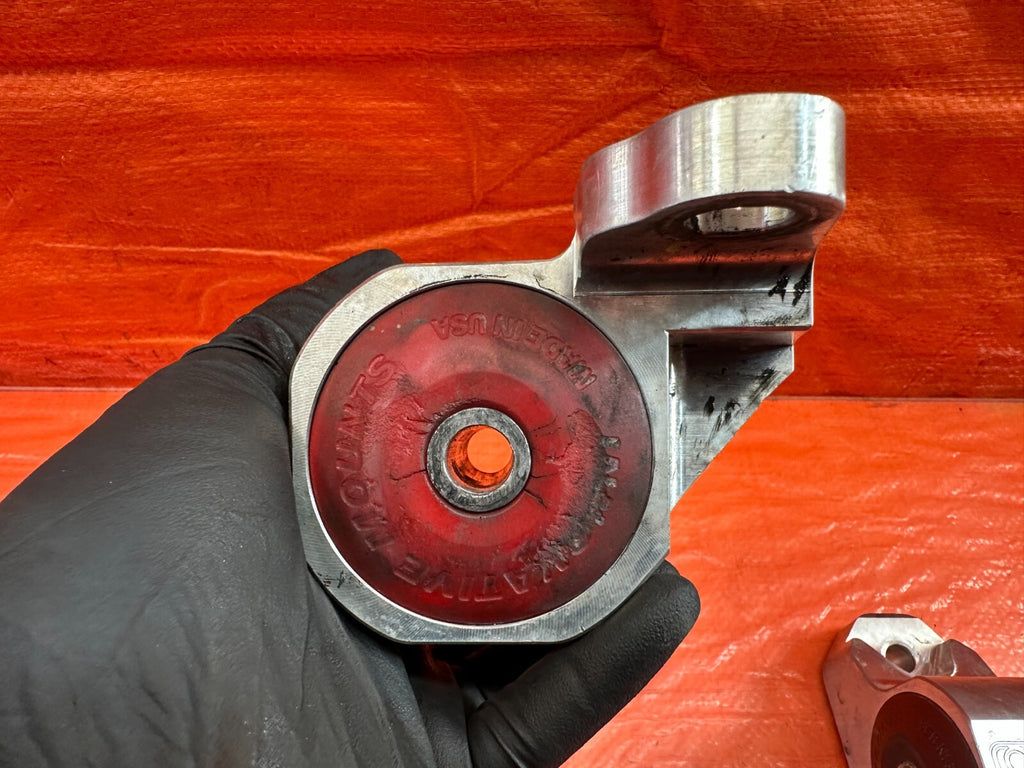 92 95 HONDA CIVIC   INNOVATIVE MOTORSPORTS MOTOT MOUNTS   RED INSERT   #23514