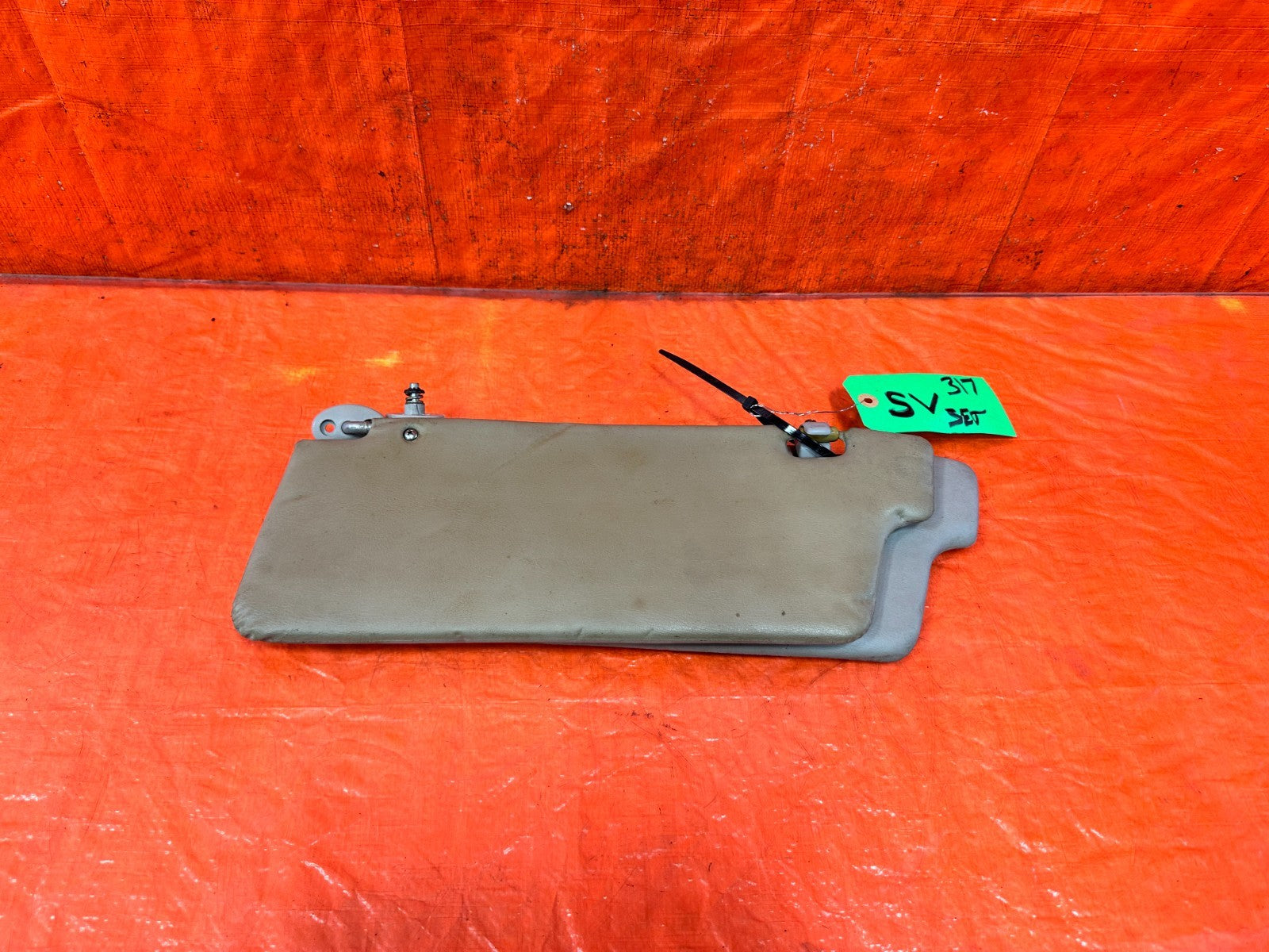 90 91 HONDA CIVIC HATCHBACK   LEFT AND RIGHT SUN VISORS PAIR SET   OEM 3170