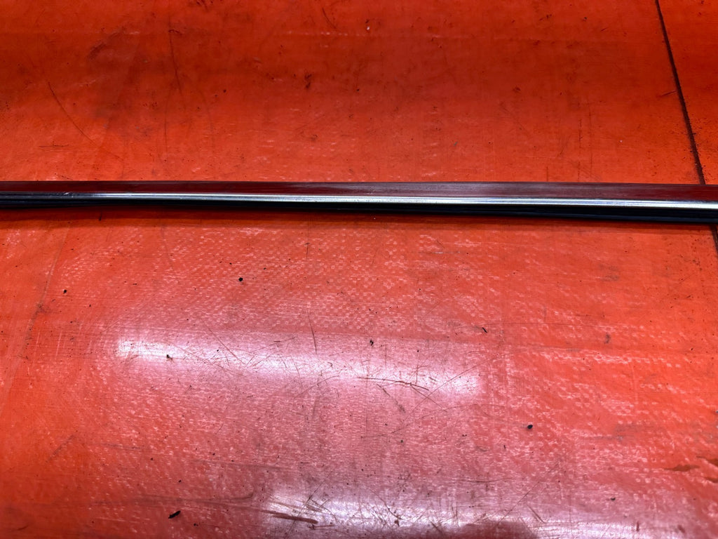 92 96 HONDA PRELUDE LEFT DRIVER DOOR GLASS TRIM OEM #3326
