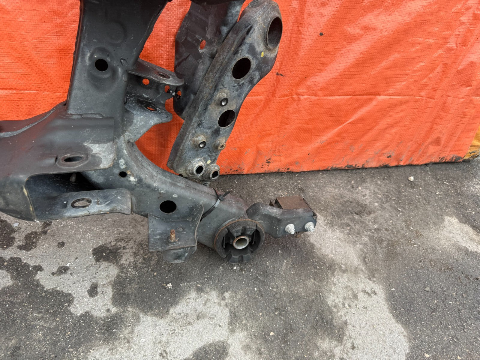 08 15 INFINITI G37 COUPE & CONVERTIBLE   REAR SUBFRAME CROSSMEMBER K FRAME   32012