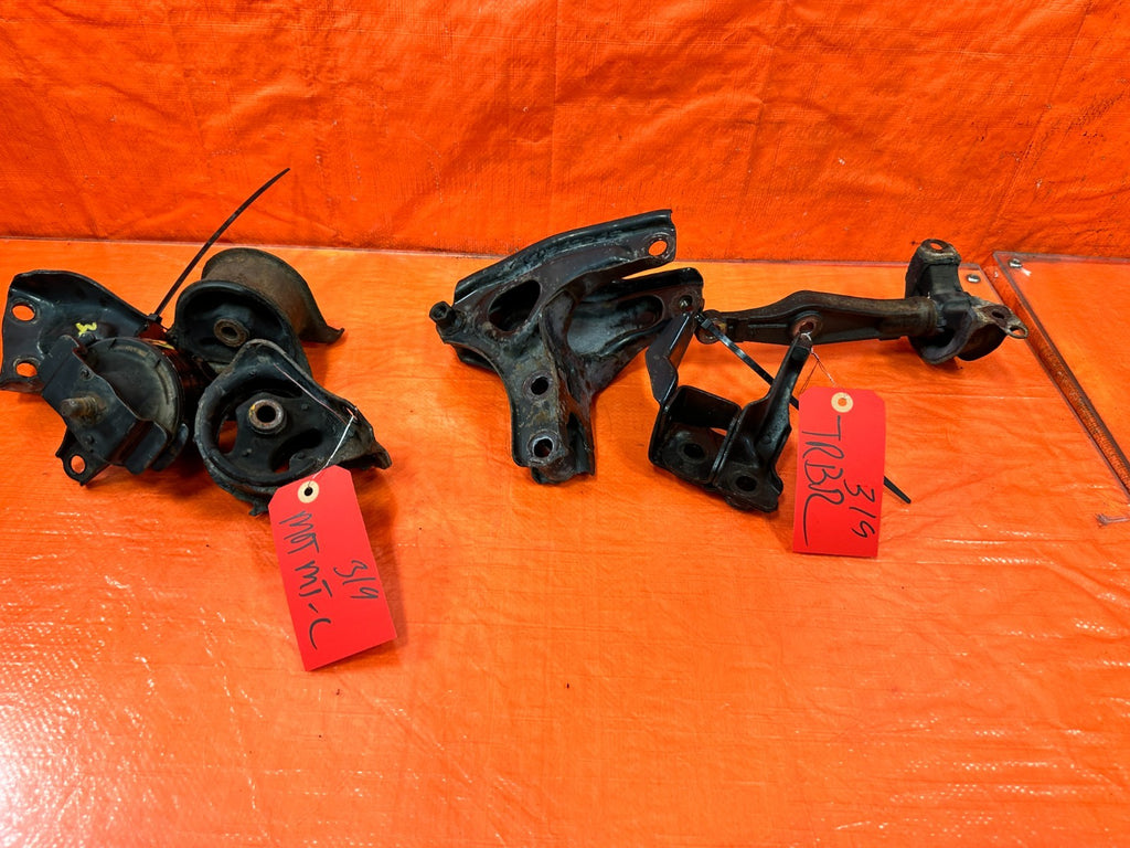 96 00 HONDA CIVIC   D16Y7 D16Y8 AUTOMATIC ONLY   ENGINE MOUNTS AND BRACKETS OEM10