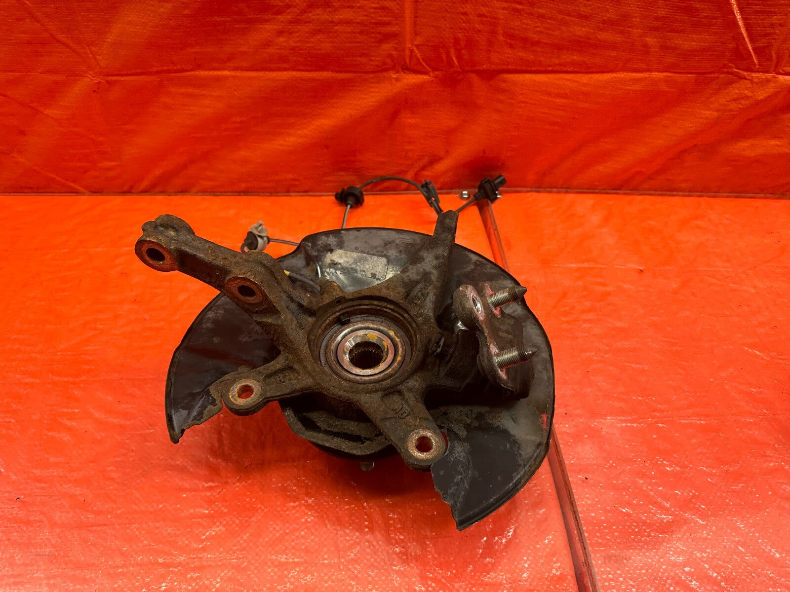 06 11 HONDA CIVIC SI 2D & 4D PASSENGER RIGHT FRONT SPINDLE KNUCKLE HUB OEM #2049