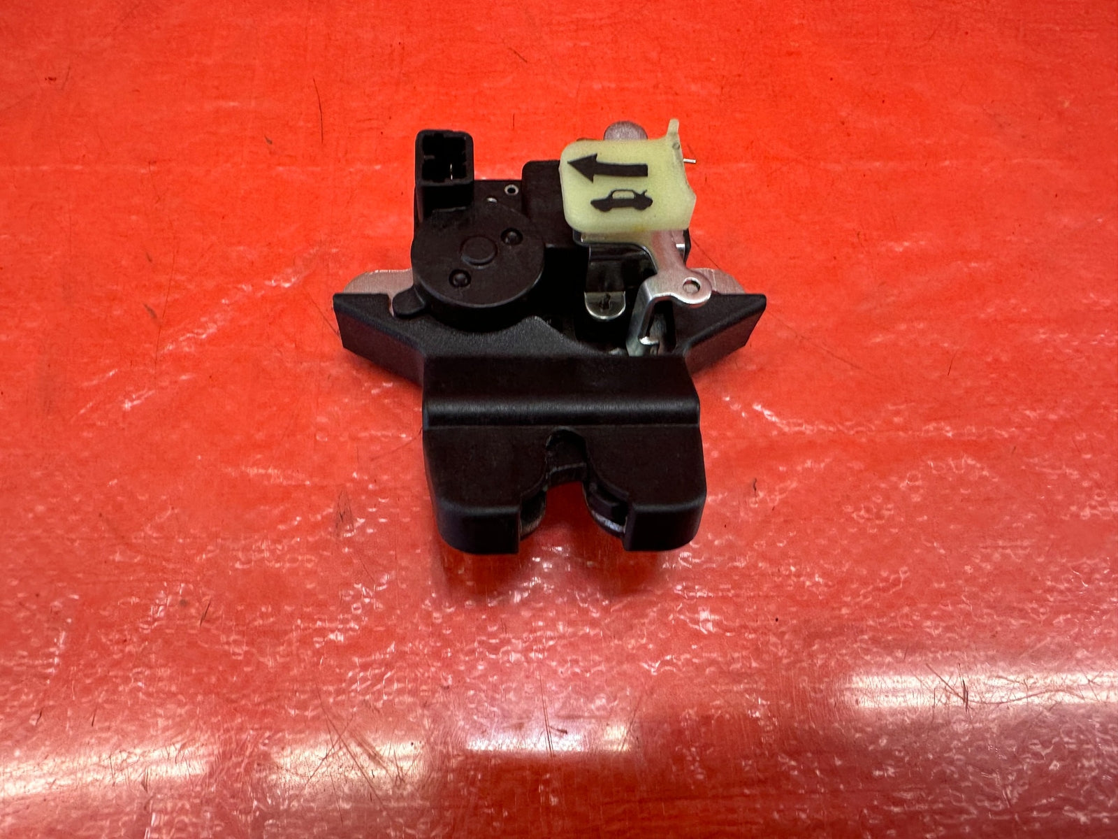 10 16 HYUNDAI GENESIS COUPE   TRUNK RELEASE LOCK LATCH ACTUATOR   OEM #2195
