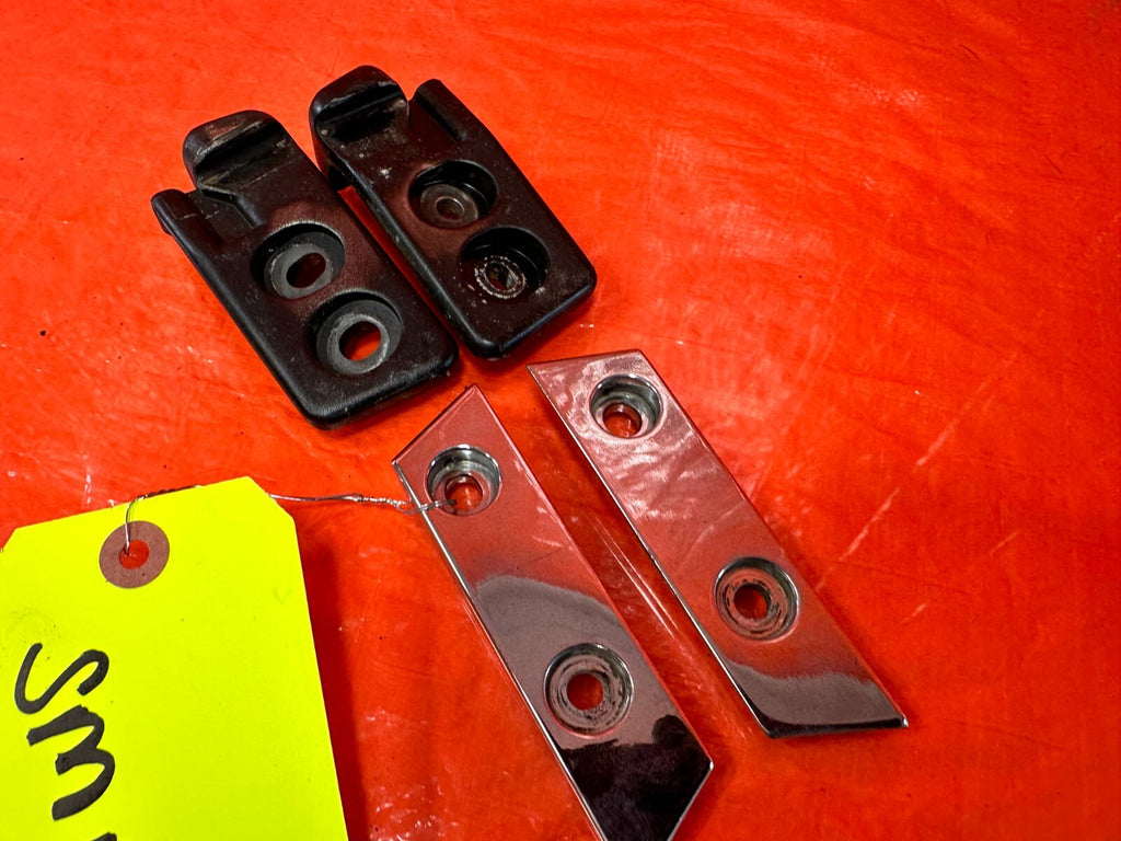 90 93 MAZDA MX 5 MIATA   LEFT AND RIGHT CONVERTIBLE SOFT TOP CATCHERS OEM #2677