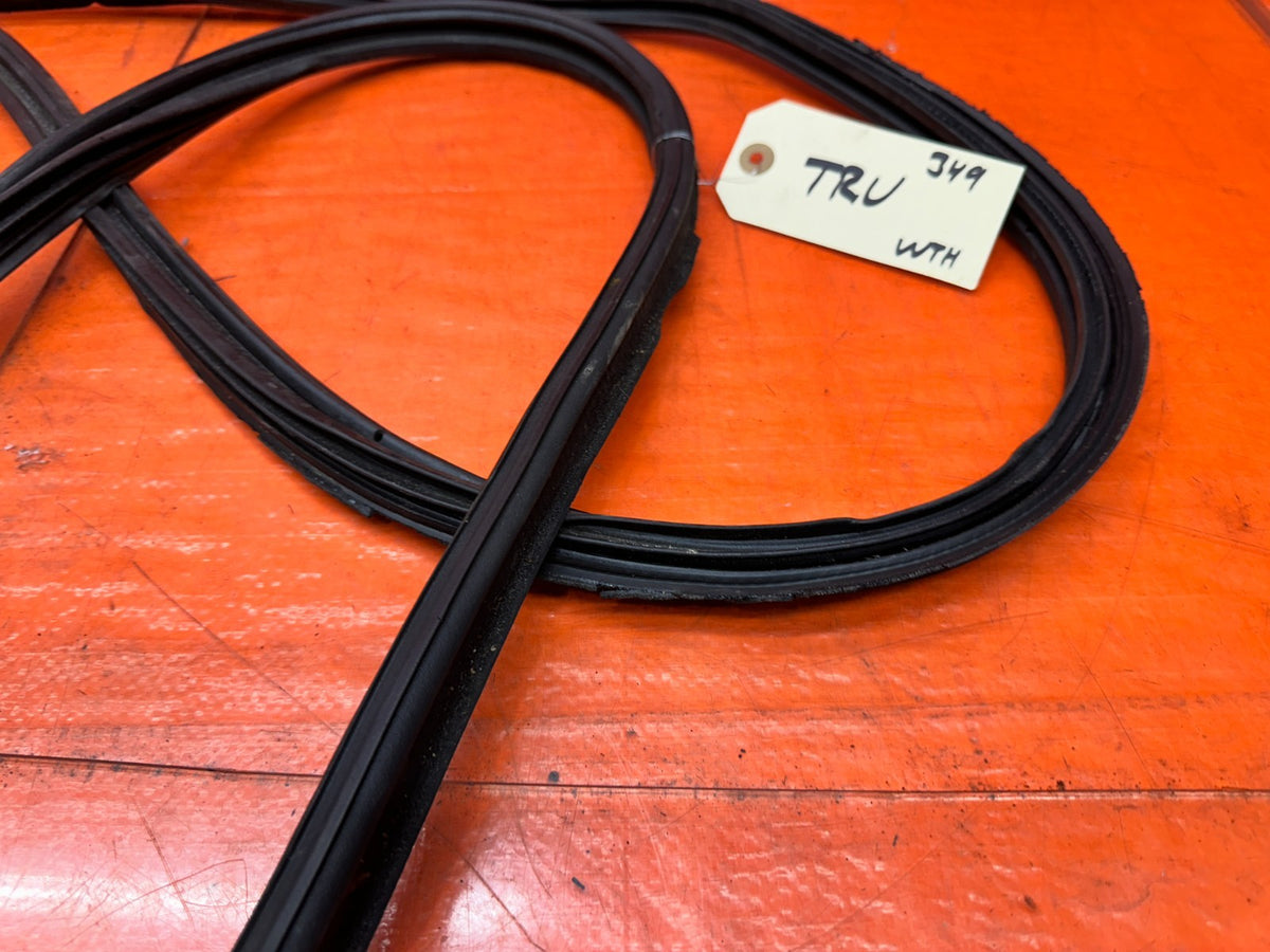 94-01 ACURA INTEGRA 2D COUPE REAR TRUNK HATCH WEATHERSTRIP RUBBER SEAL OEM #3495