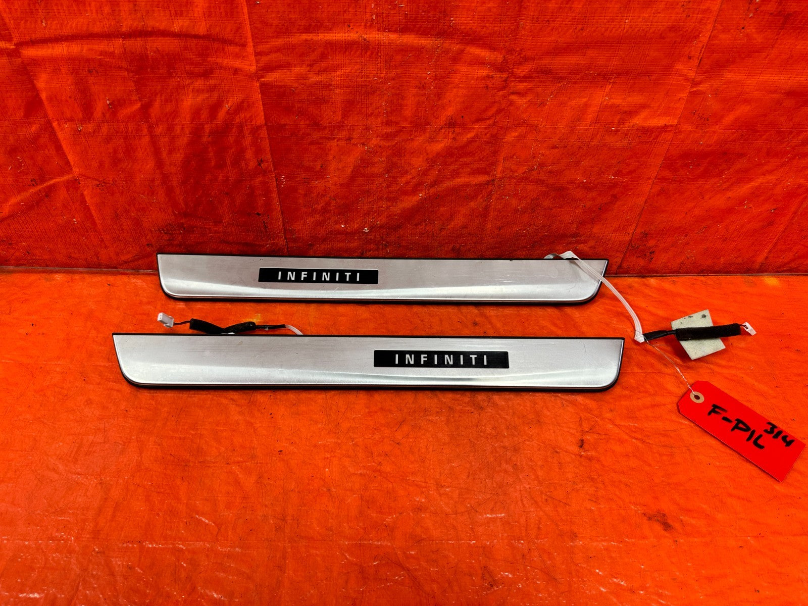 16 20 INFINITI Q50   ILLUMINATING FLOOR PILLAR SCUFF PLATE SET   OEM FACTORY 3141