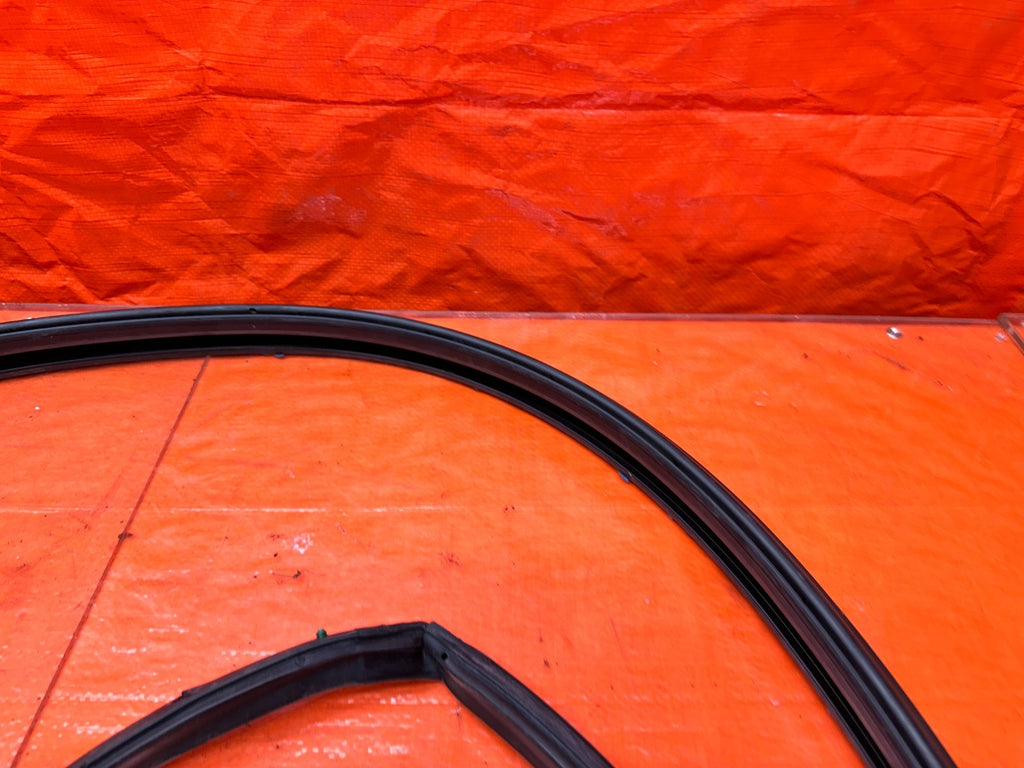 92 96 HONDA PRELUDE RIGHT DOOR WEATHERSTRIP SEAL OEM #3328