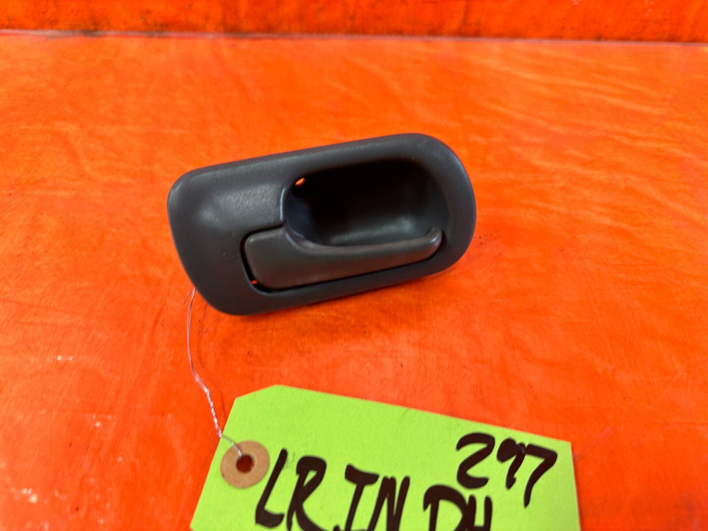 96 00 HONDA CIVIC 4D SEDAN   DRIVER LEFT REAR   INTERIOR DOOR HANDLE OEM 2971