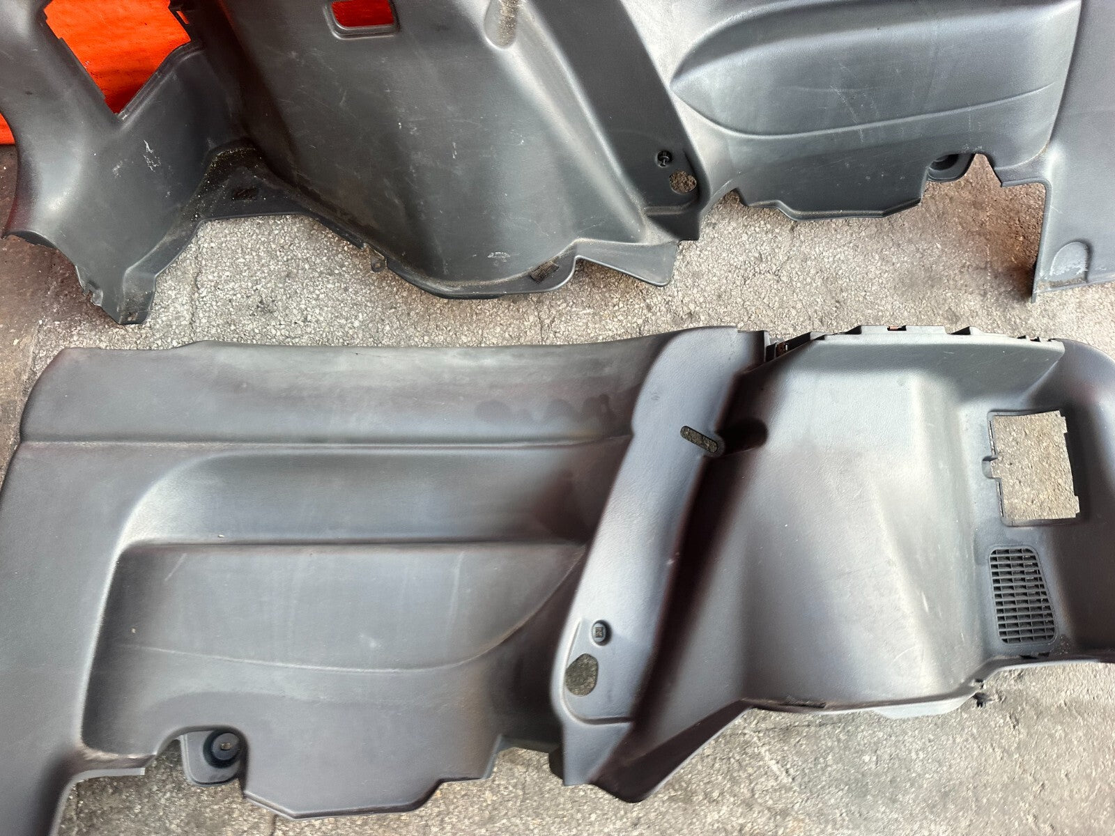 96 00 HONDA CIVIC   HATCHBACK   REAR QUARTER PANEL PLASTIC TRIMS OEM #28711