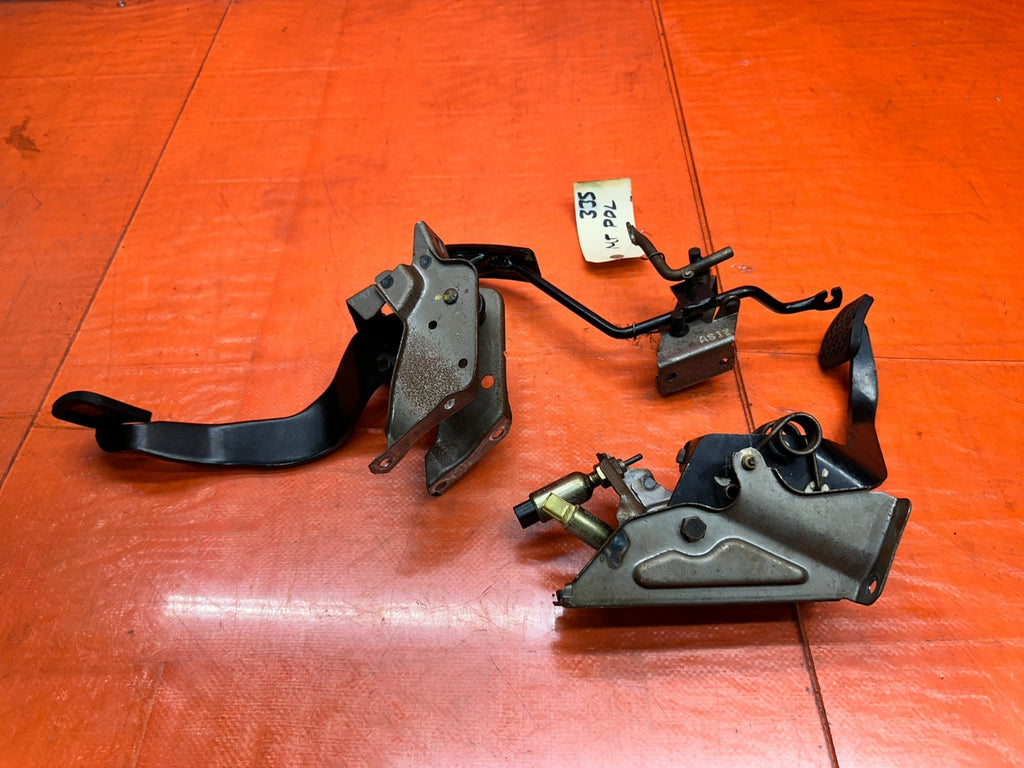 97 01 HONDA PRELUDE 2.2L 5 SPEED MANUAL CLUTCH BRAKE GAS PEDAL ASSEMBLY OEM #3358