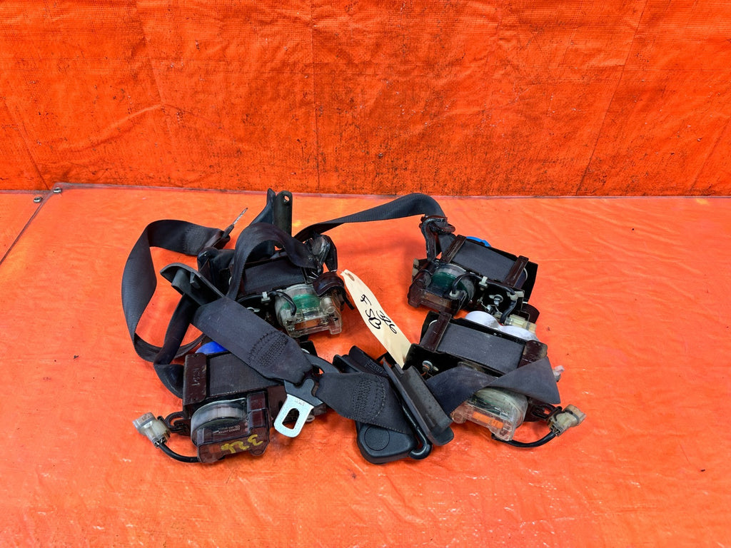 90 91 HONDA CIVIC HATCHBACK   LEFT & RIGHT FRONT SEAT BELTS   OEM 3270