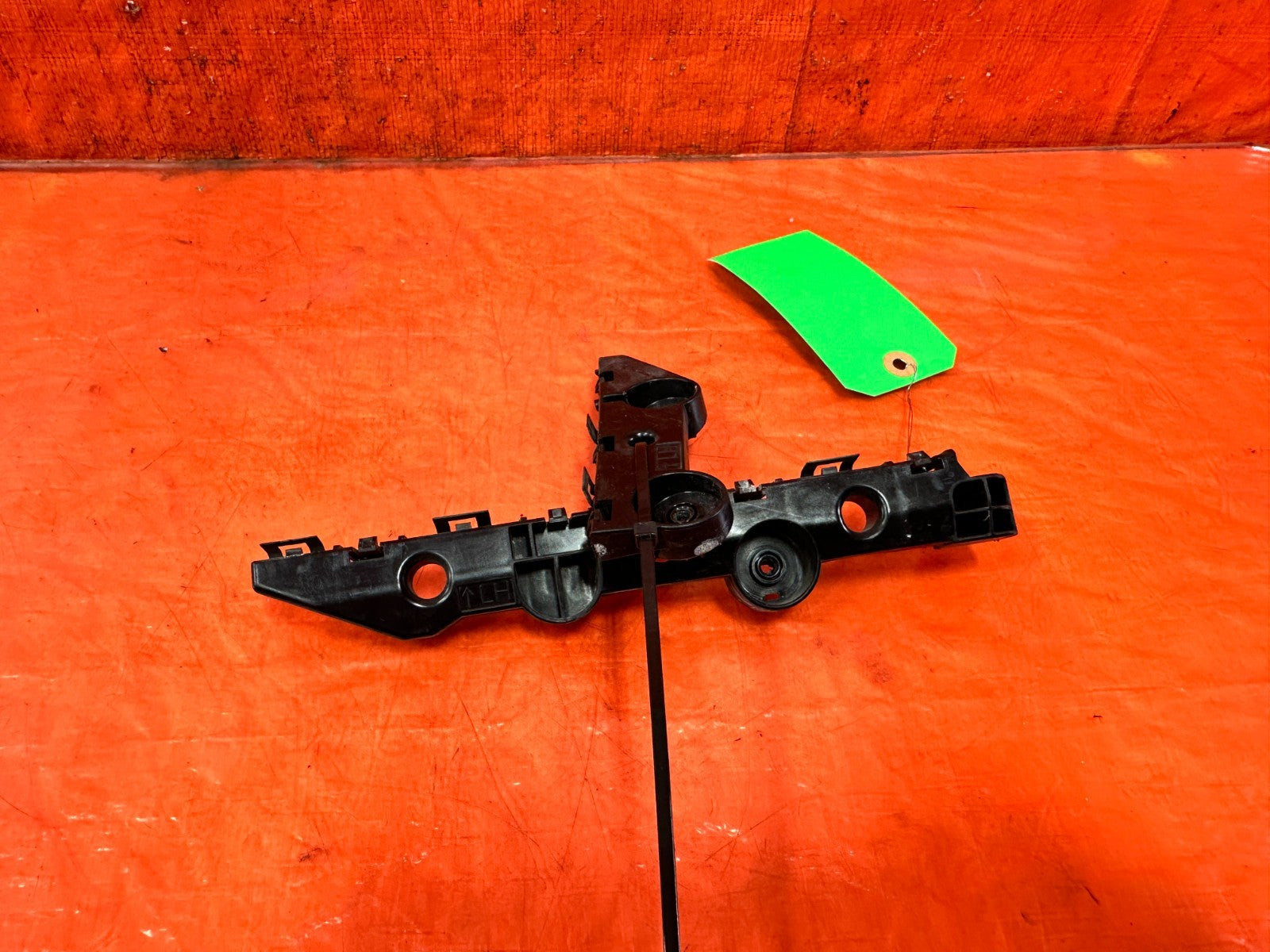 2020 20 INFINITI Q50   ALL 2 REAR LEFT BUMPER MOUNTING BRACKETS LEFT OEM 3162