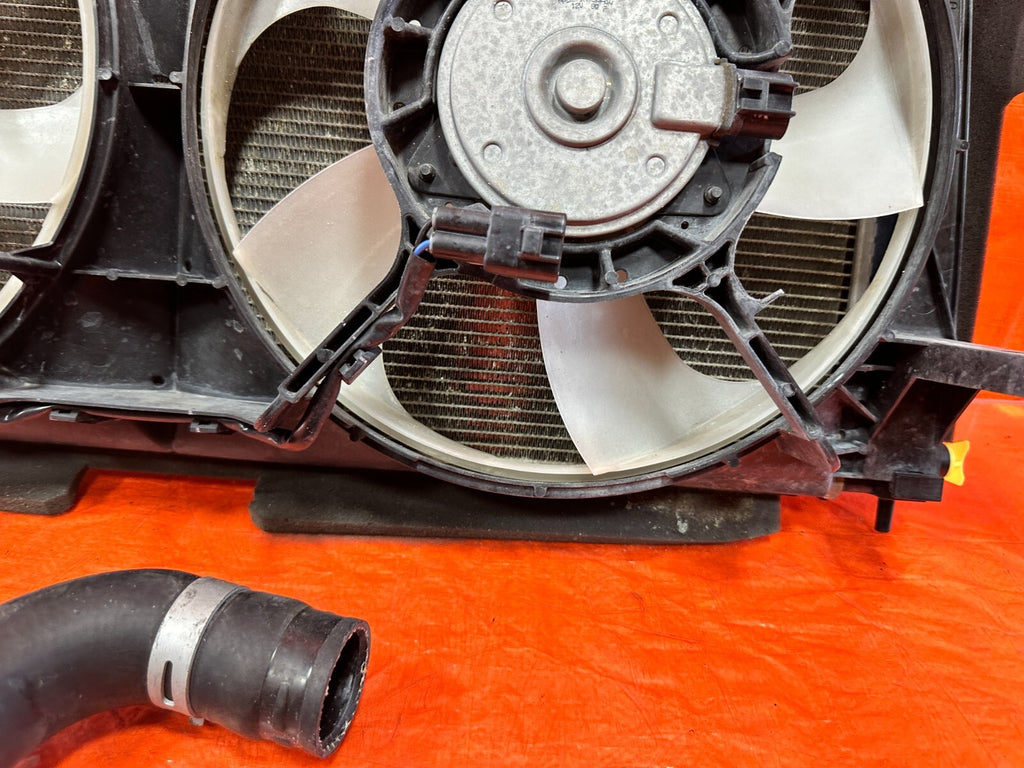 13 16 SCION FRS MANUAL TRANSMISSION ONLY   RADIATOR W/ FANS   OEM #2935