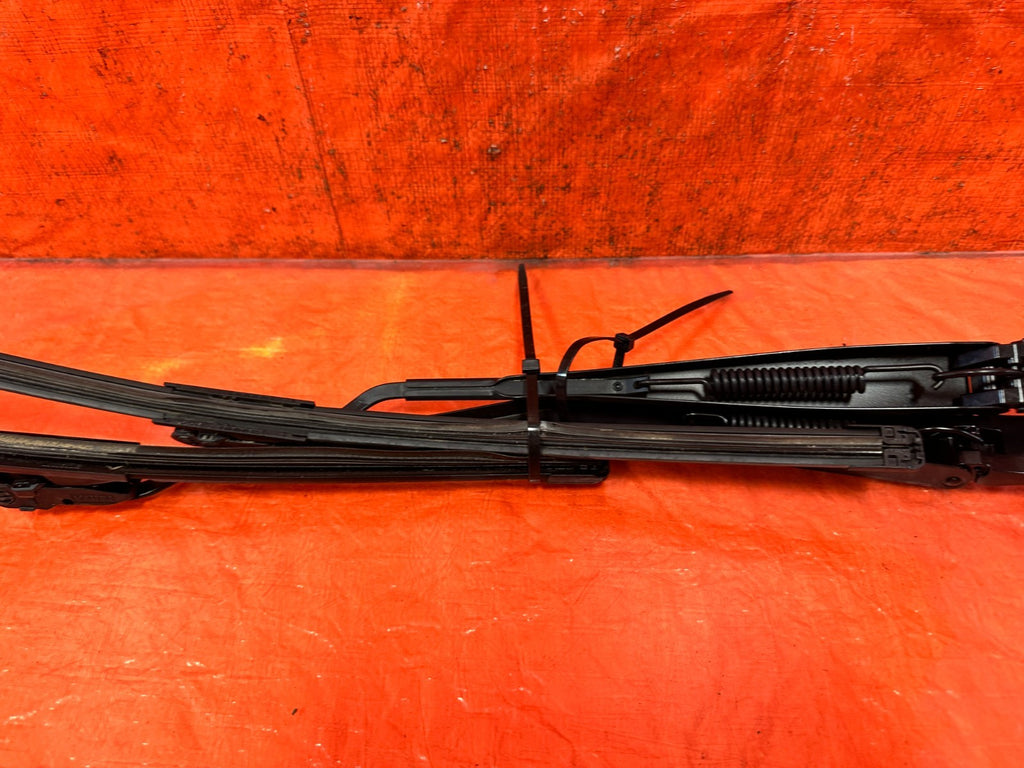13 16 HYUNDAI GENESIS COUPE   LEFT & RIGHT WINDSHIELD WIPER ARMS   OEM 3257