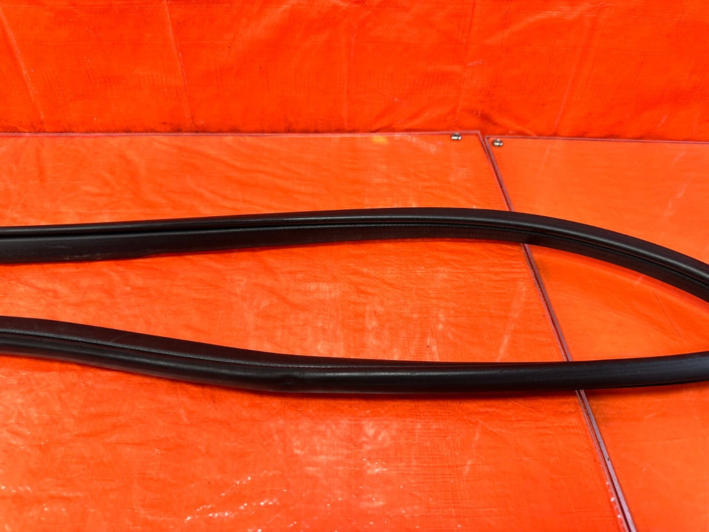 06 11 CIVIC 4D SEDAN   DRIVER LEFT FRONT DOOR TO CHASSIS OPEN TRIM   OEM #2708