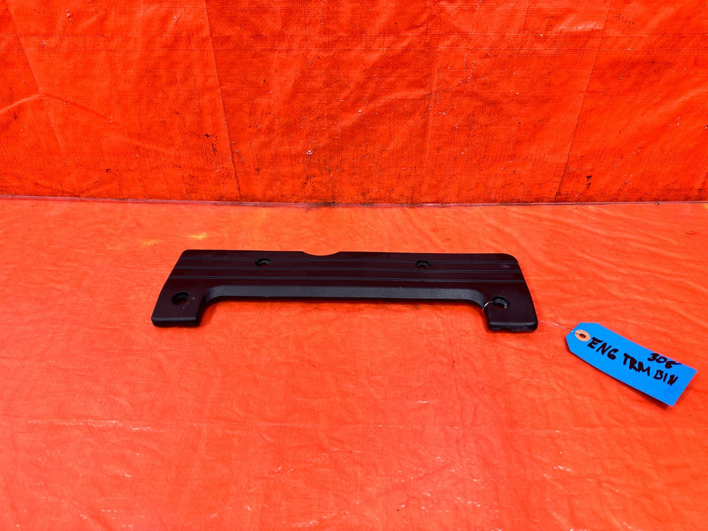 02 05 HONDA CIVIC SI EP3 HATCHBACK   IGNITION COIL PACK COVER TRIM PLASTIC #3081