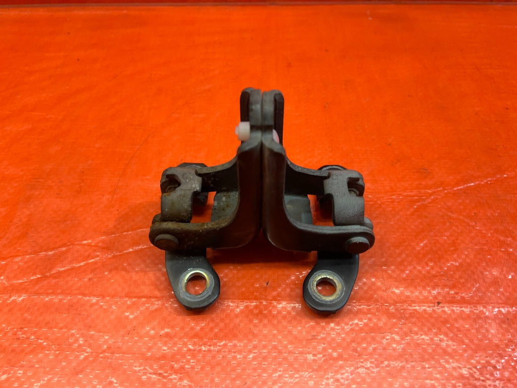 02 06 ACURA RSX   PASSENGER RIGHT FRONT DOOR HINGE SET UPPER LOWER   OEM #1714