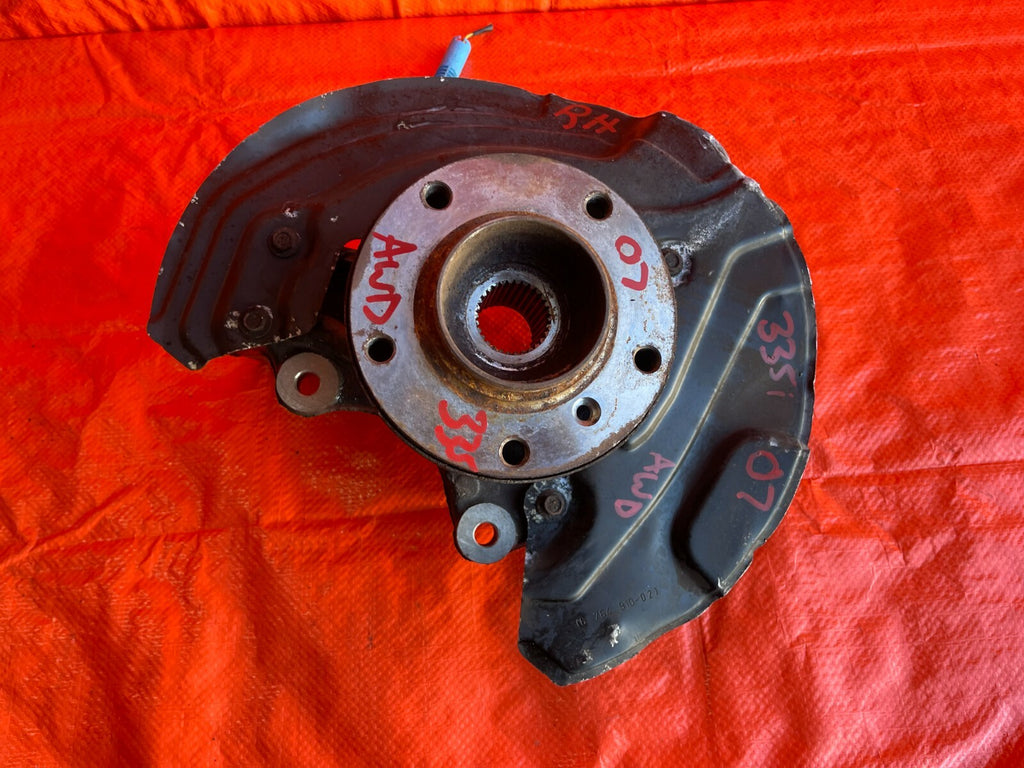 07 13 BMW 335i   AWD MODELS ONLY   PASSENGER RIGHT FRONT   SPINDLE KNUCKLE HUB2