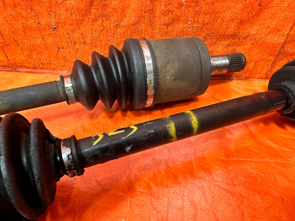 97 01 HONDA PRELUDE   H22 5 SPEED MANUAL TRANSMISSION AXLES LEFT RIGHT OEM 3238