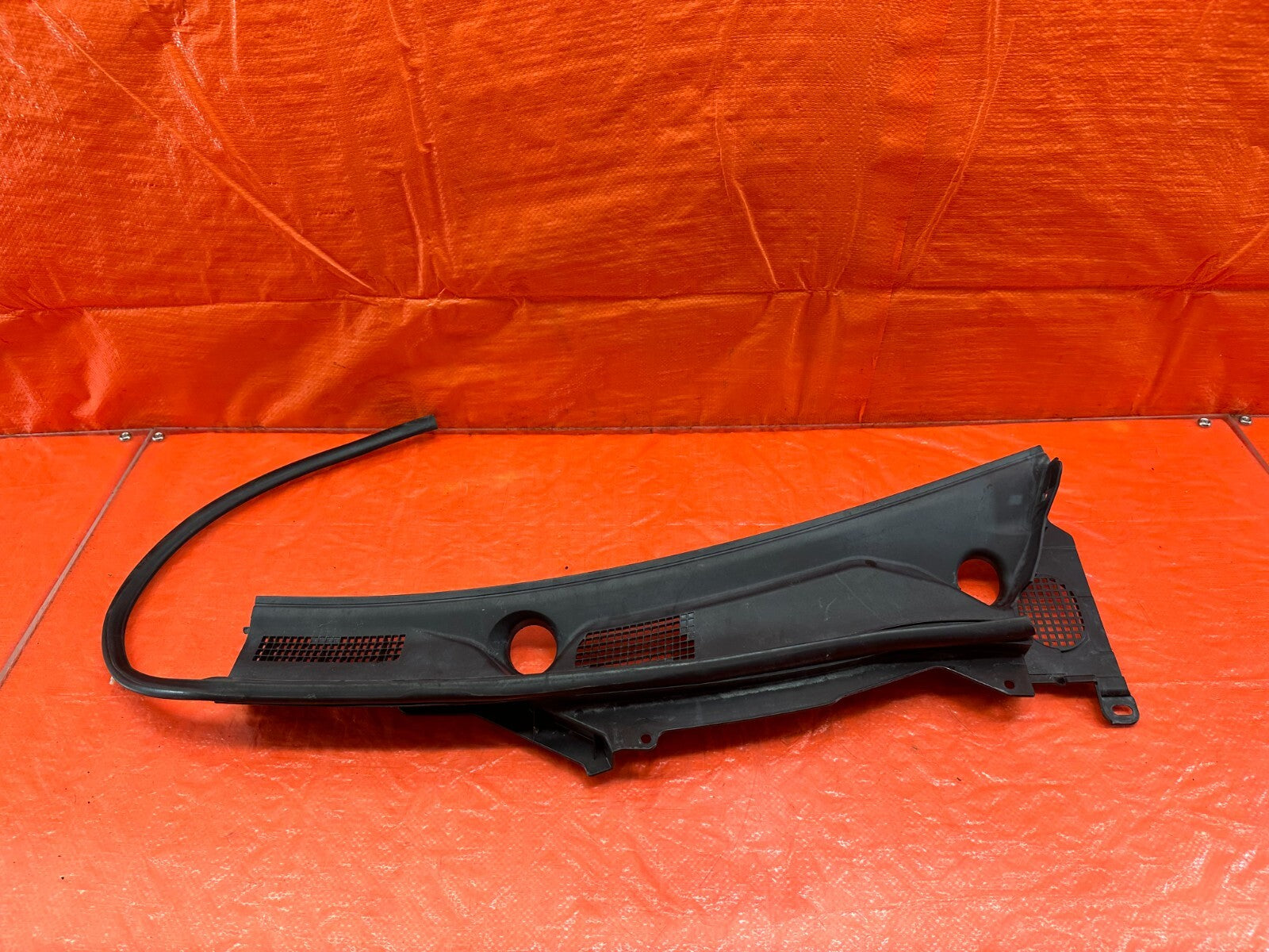 14 20 INFINITI Q50 Q60   WINDSHIELD WIPER COWL TRIM PLASTIC   OEM LEFT SIDE #2150