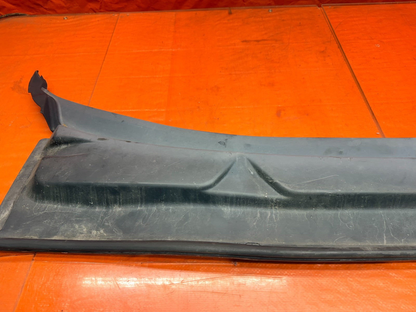 97 01 HONDA PRELUDE 2.2L FRONT WINDSHIELD WIPER COWL VENT COVER PLASTIC OEM #3369