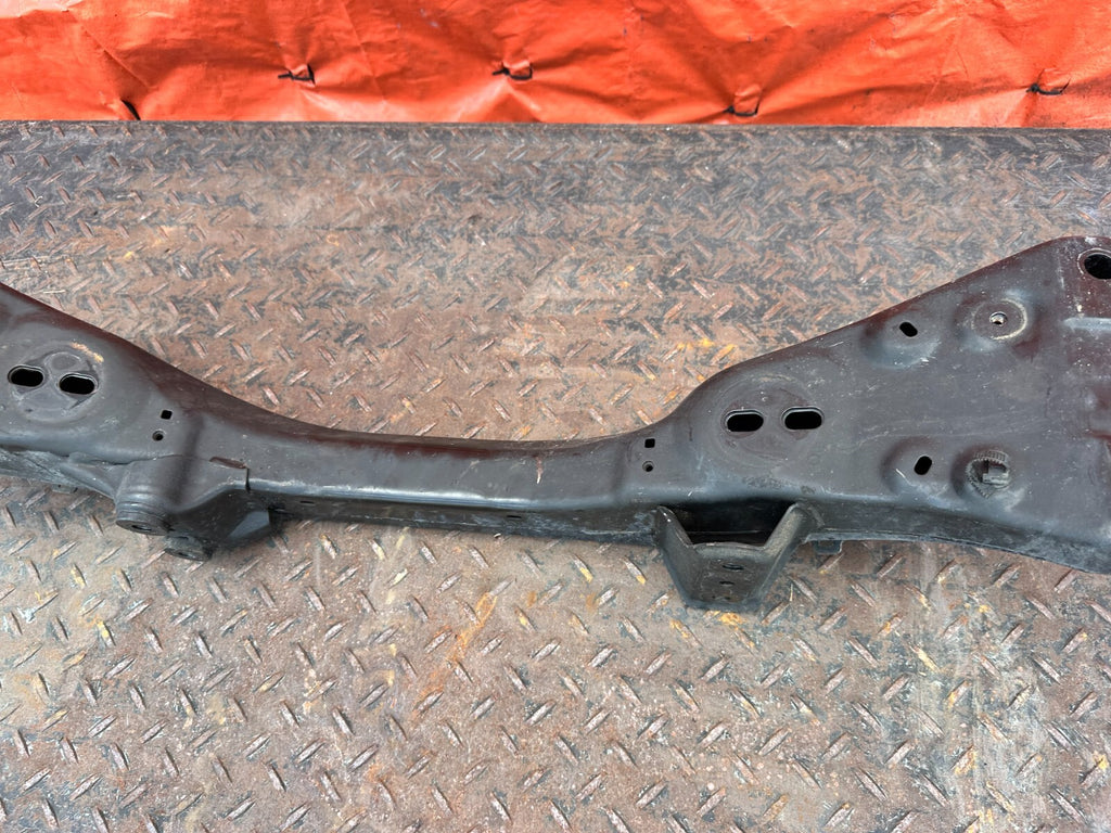 02 10 LEXUS SC430   FRONT SUBFRAME CROSSMEMBER SUB FRAME ENGINE CRADLE OEM 2887