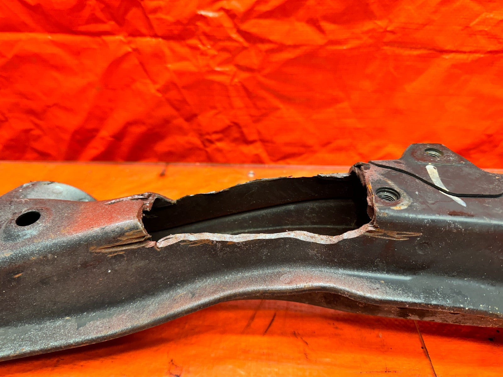 92 96 HONDA PRELUDE FRONT SUBFRAME CROSSMEMBER FRONT HALF W/ RODS   OEM #33211