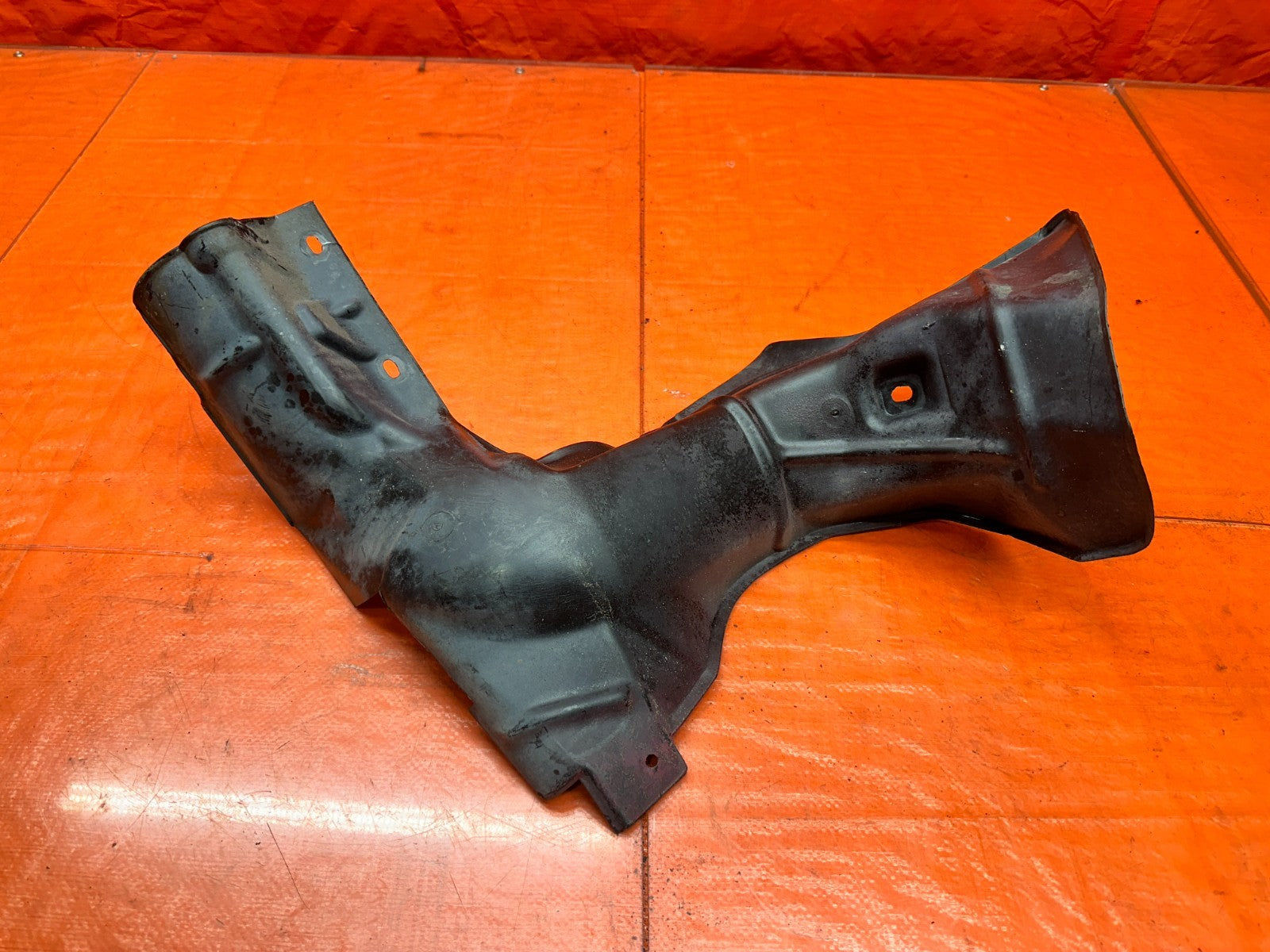 97 01 HONDA PRELUDE 2.2L FUEL GAS FILLER NECK PLASTIC SHIELD COVER GUARD OEM 3364