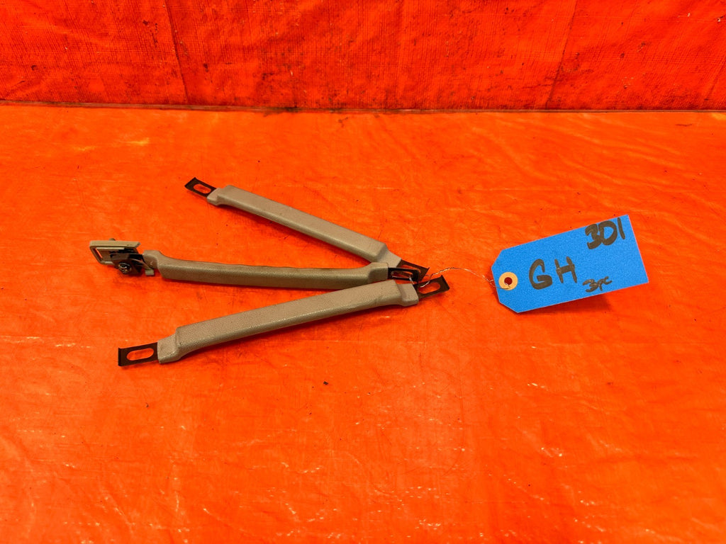 1998 98 HONDA CR V CRV   INTERIOR HEADLINER GRAB HANDLES   LEFT & RIGHT OEM 3010