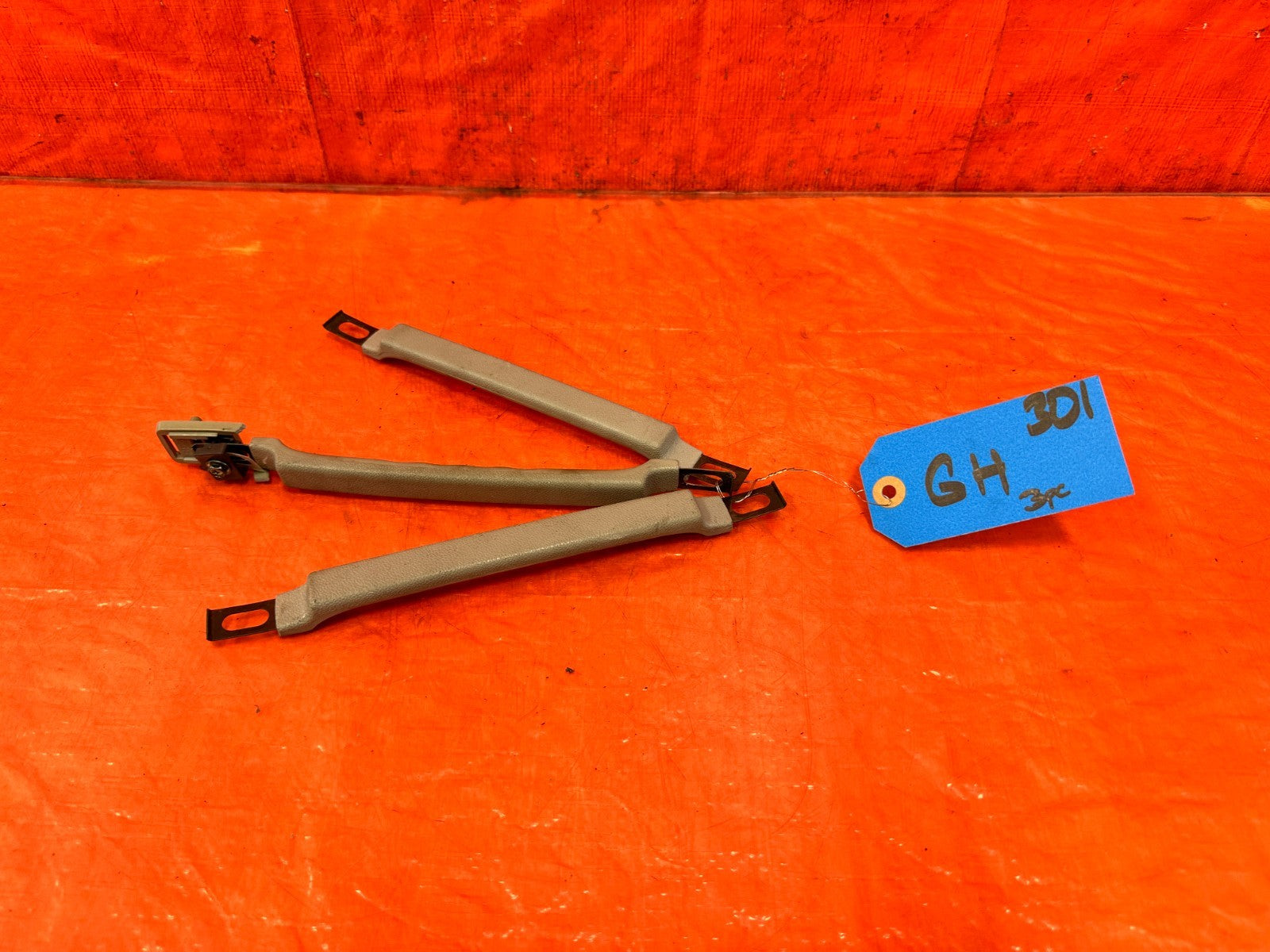 1998 98 HONDA CR V CRV   INTERIOR HEADLINER GRAB HANDLES   LEFT & RIGHT OEM 3010