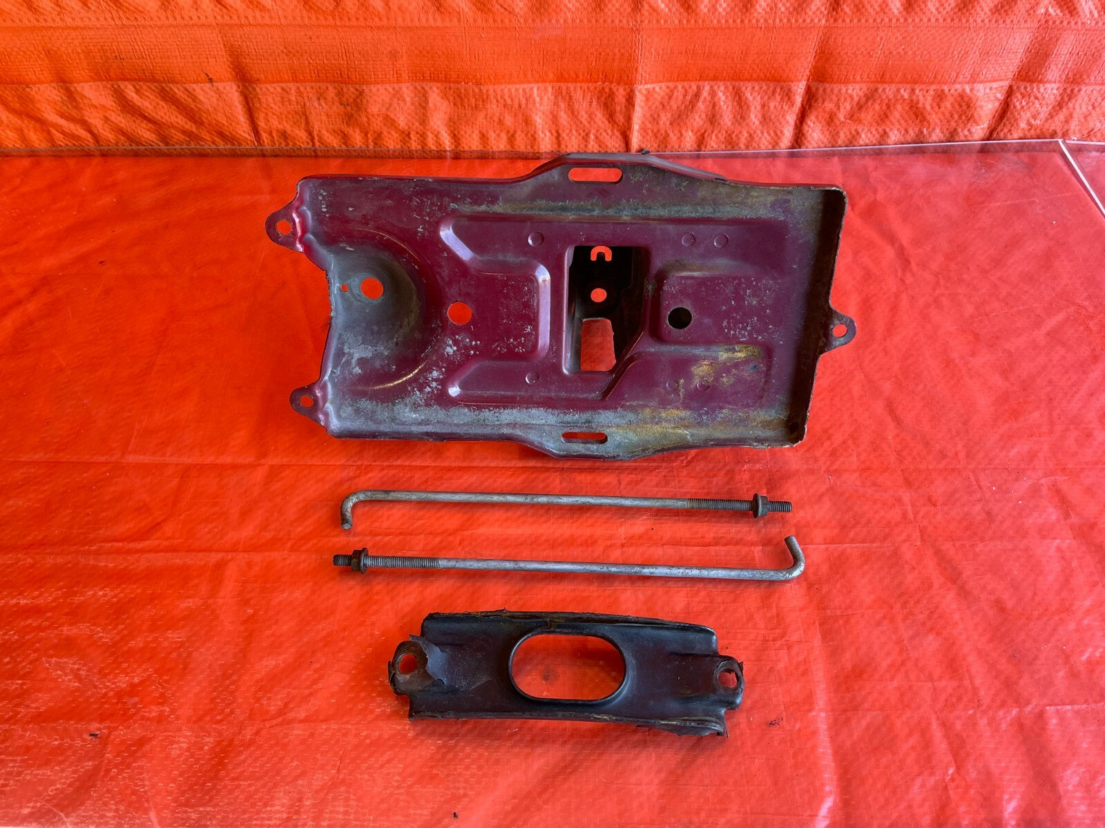 INTEGRA CIVIC DEL SOL   BATTERY TRAY W/ ALL HARDWARE AND TIE DOWN COMPLETE   OEM3