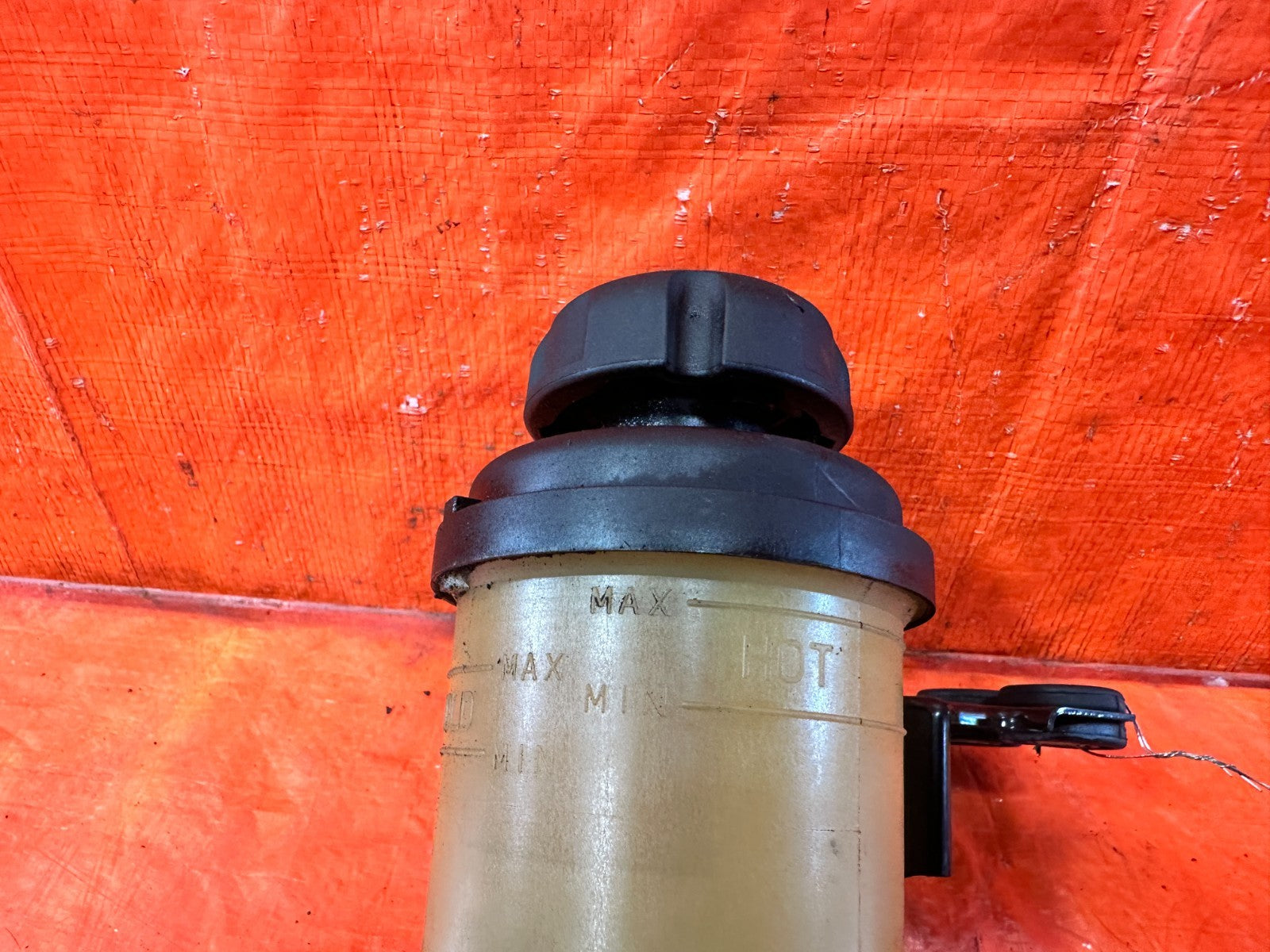 10 16 HYUNDAI GENESIS COUPE   POWER STEERING RESERVOIR TANK BOTTLE   OEM #3021