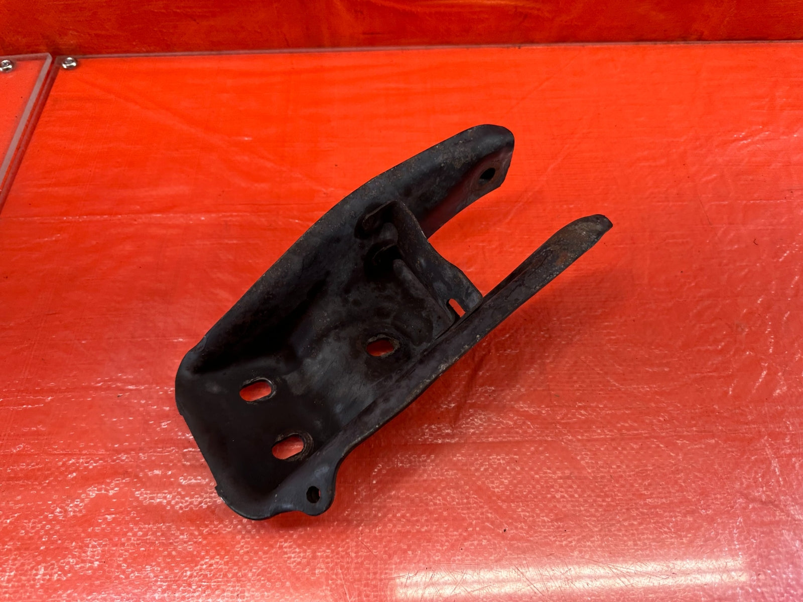 95 98 HONDA ODYSSEY   TRANSMISSION MOUNT BRACKET   OEM FACTORY #1936