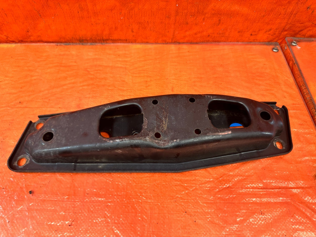 08 15 INFINITI G37 Q60 A/T LOWER TRANSMISSION MOUNT CROSSMEMBER BRACKET #3297
